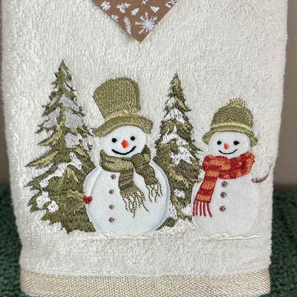 Arctic Holiday Festive Snowman ⛄️ Hand Towels Set of 2 NEW!